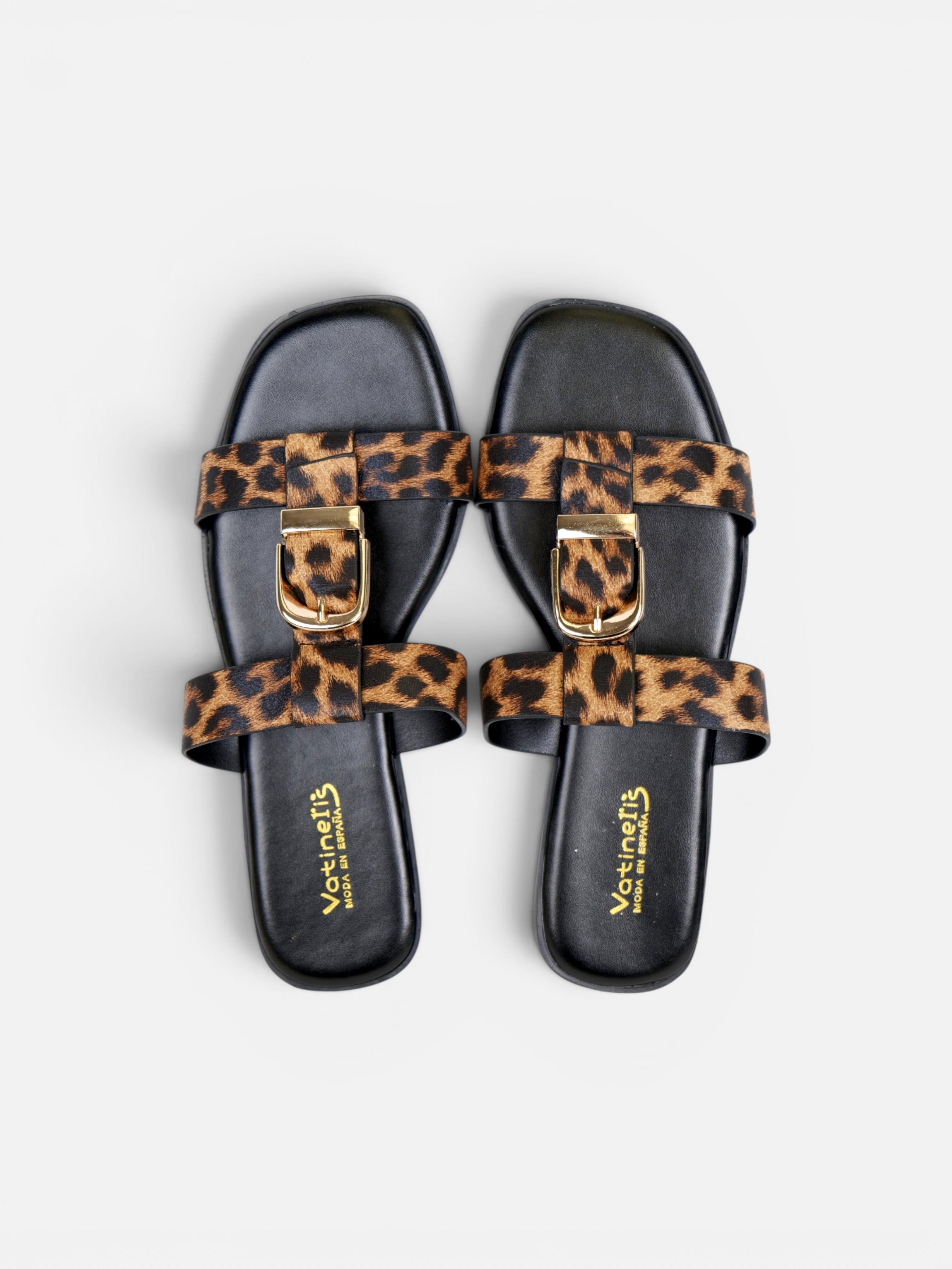 Sandalias planas para mujer con hebilla dorada decorativa, puntera cuadrada y tira para el dedo, estilo minimalista verano
