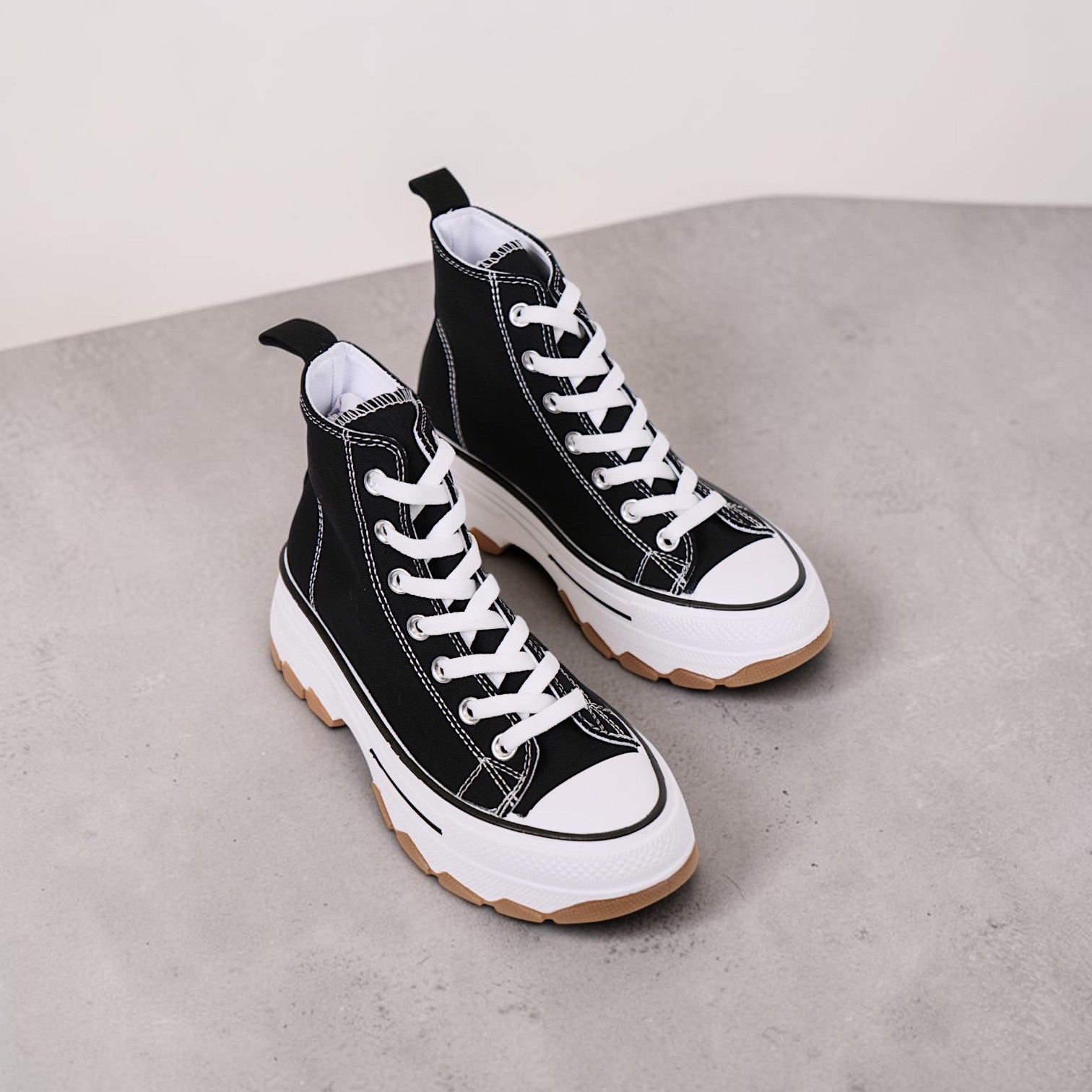 Zapatillas de lona para mujer con plataforma y cordones deportivas casual, suela gruesa dentada, puntera redonda, estilo urbano, negro y blanco