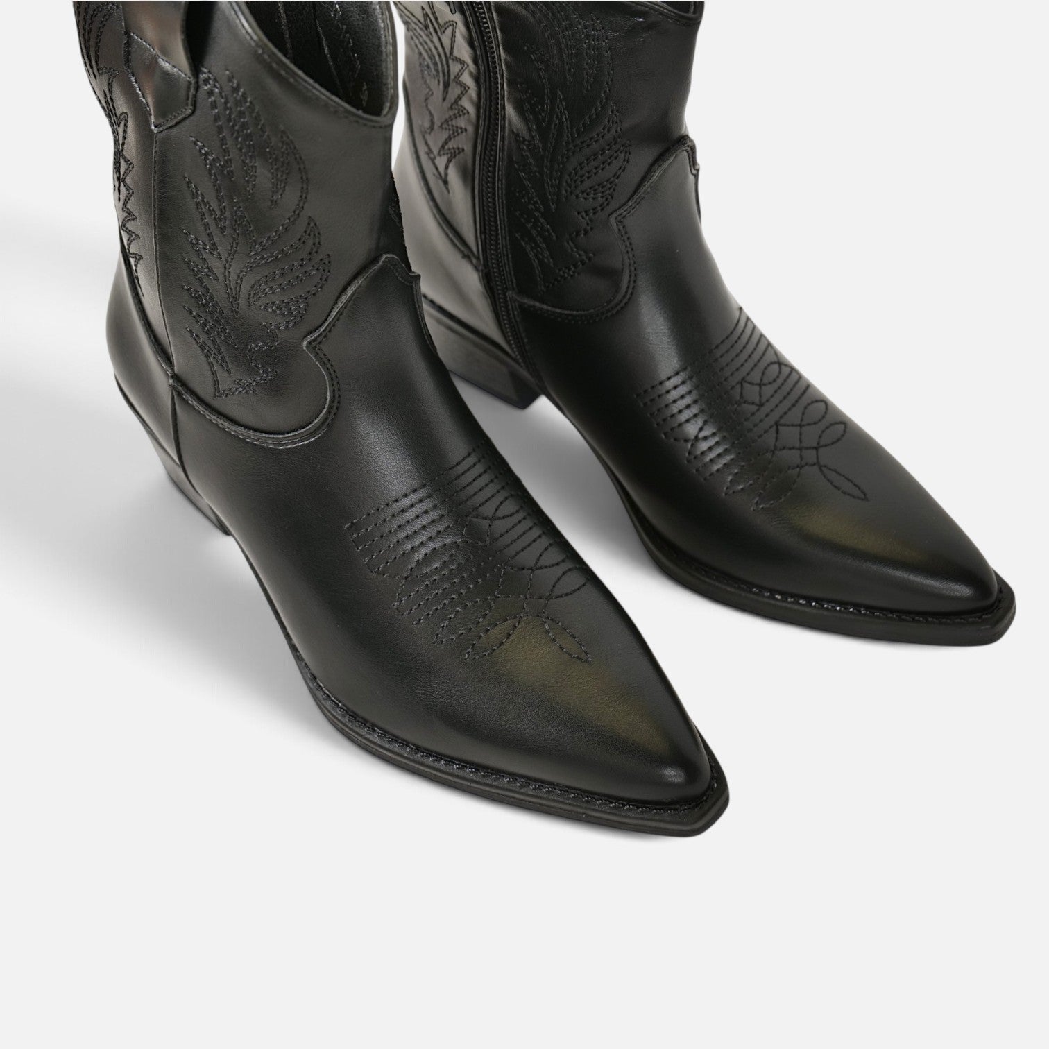 Botines cowboy bordados de gamuza sintética para mujer, botas camperas de caña media, tacón ancho, punta afilada, botas vaquetas cremallera lateral, cómodos para otoño invierno