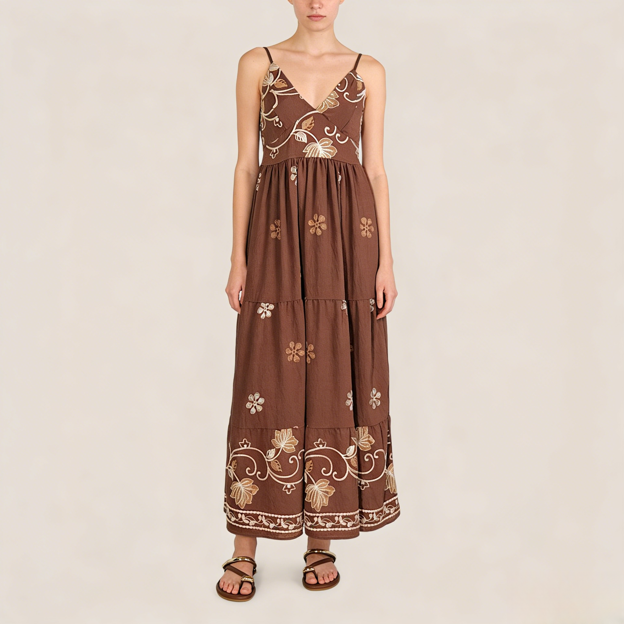 Vestido largo mujer tirantes escote en V bordado floral boho, vestido maxi fluido con caída amplia estilo romántico elegante verano, vestido casual chic ligero outfit playa vacaciones moda femenina