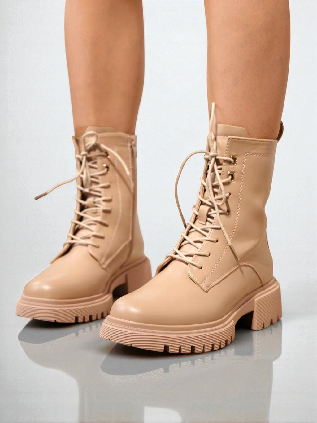 Botines de Mujer Estilo Militar con Plataforma y Cordones – Diseño Moderno en Cuero Sintético con Suela Gruesa Antideslizante