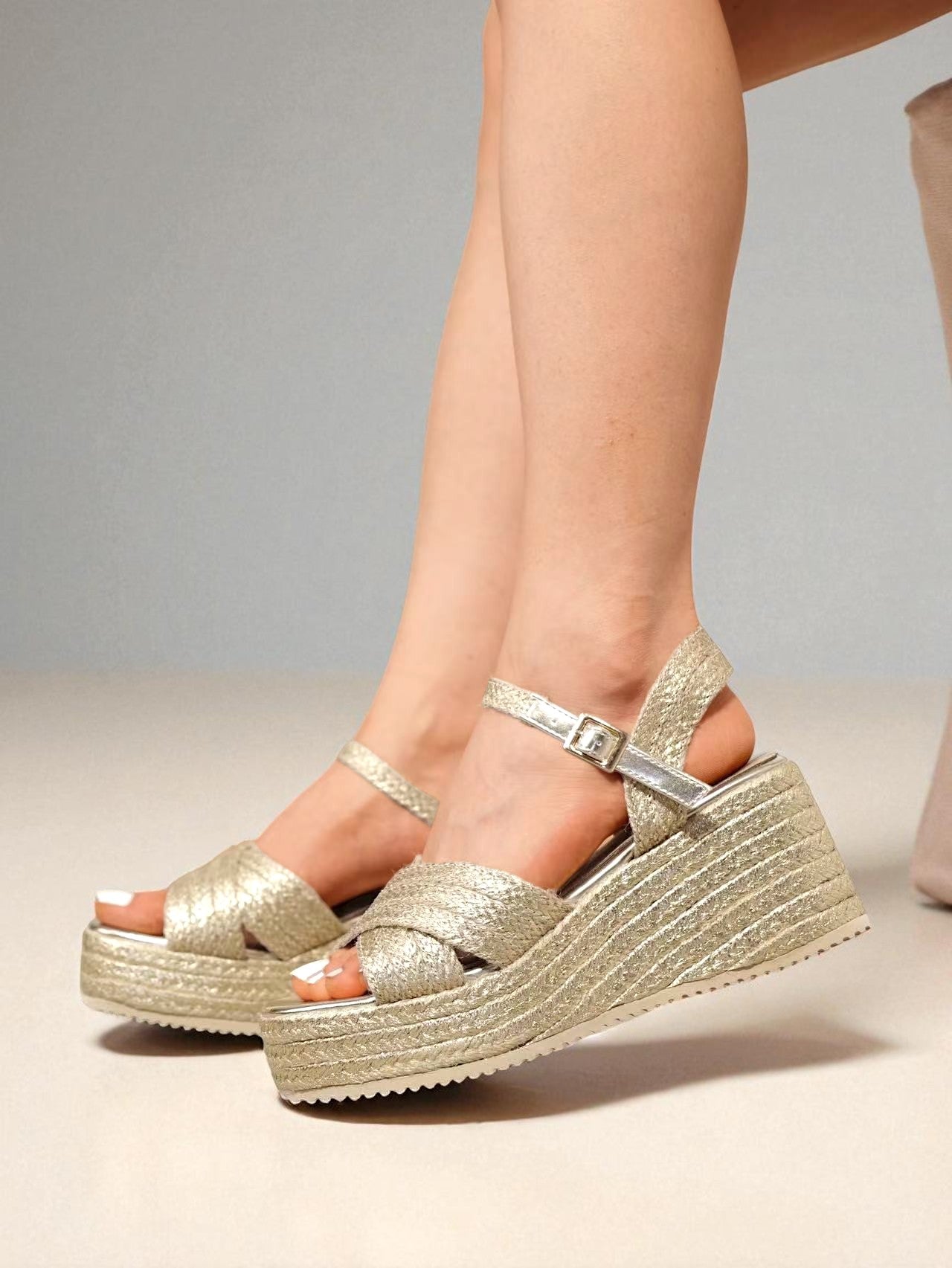 Sandalias de Plataforma con Tiras Cruzadas Brillantes para Mujer Dorado/Plateado