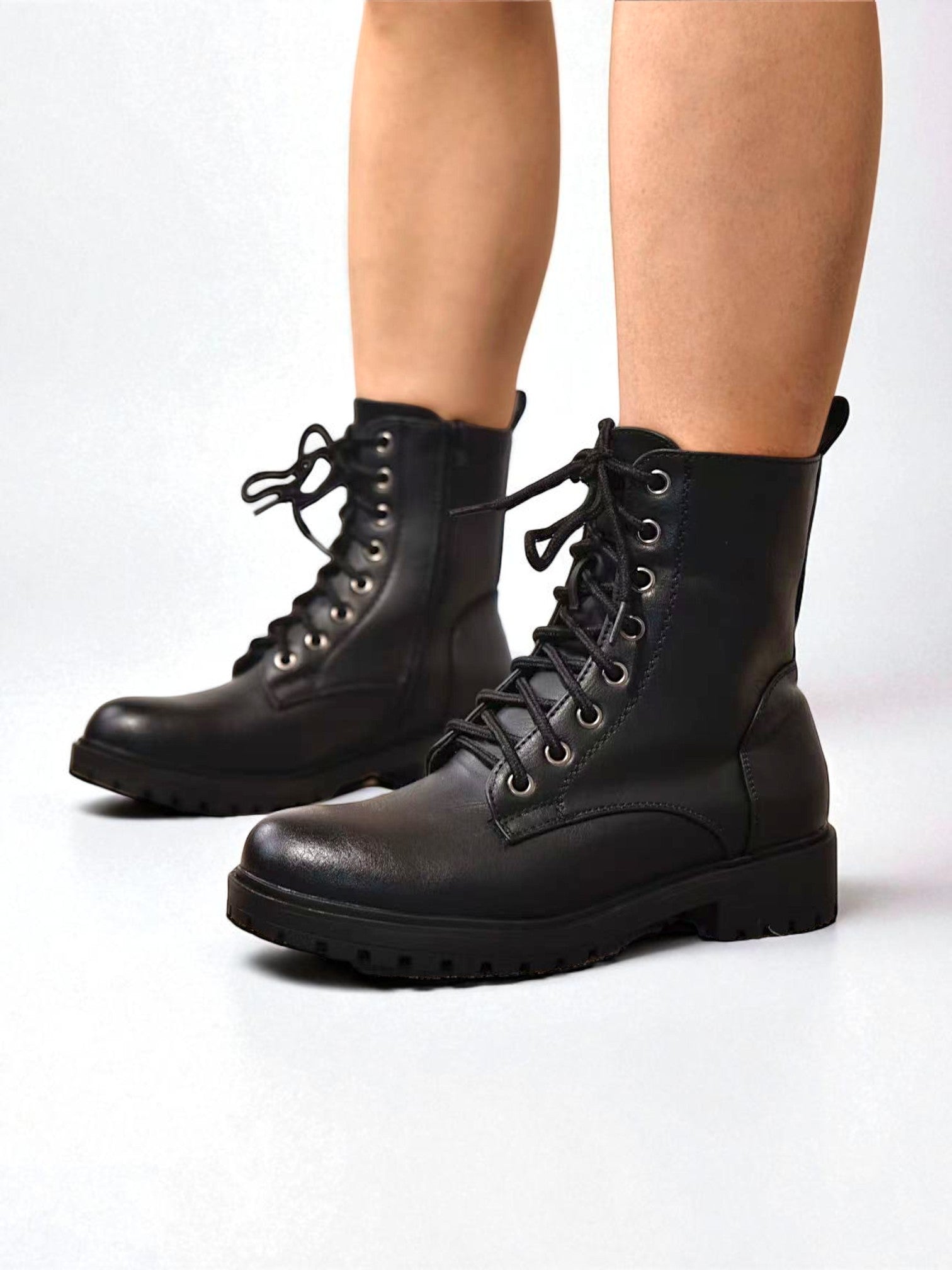 Botines militares básicos con cordones estilo combat boots