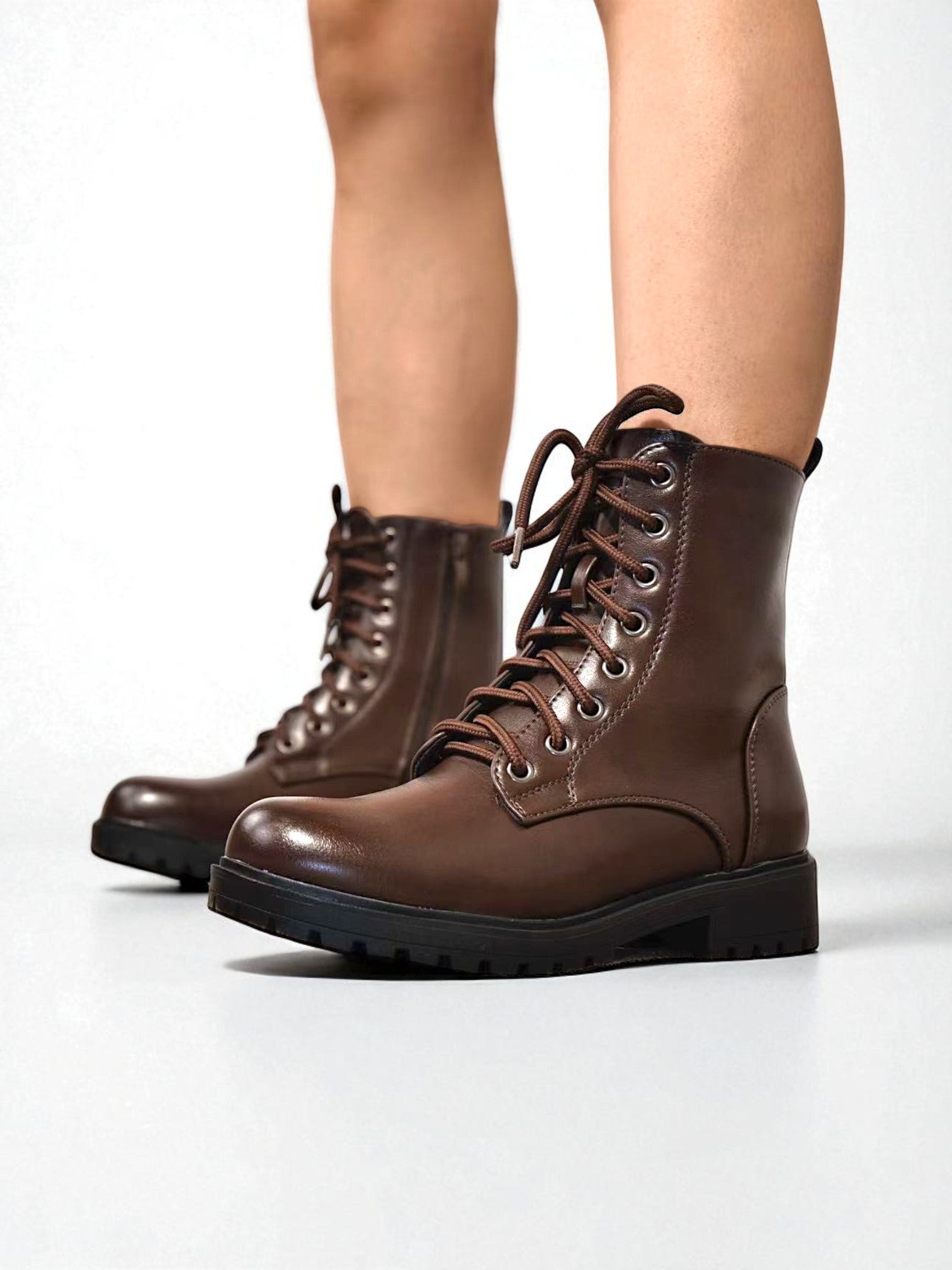 Botines militares básicos con cordones estilo combat boots