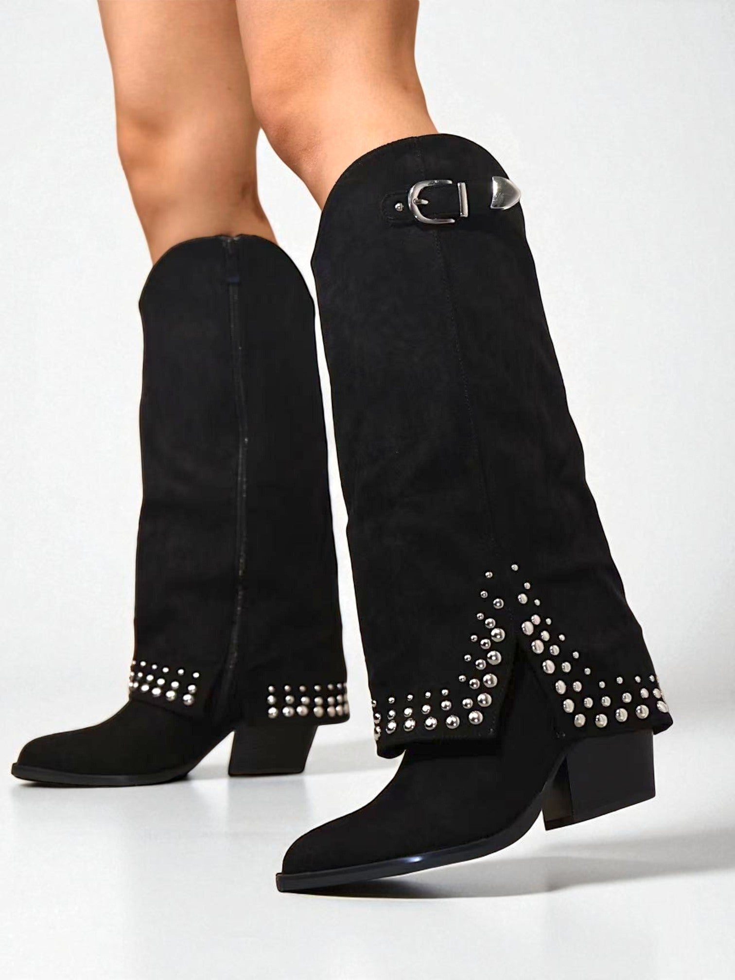 Botas cowboy altas de mujer con tachuelas metálicas y tacón ancho estilo western