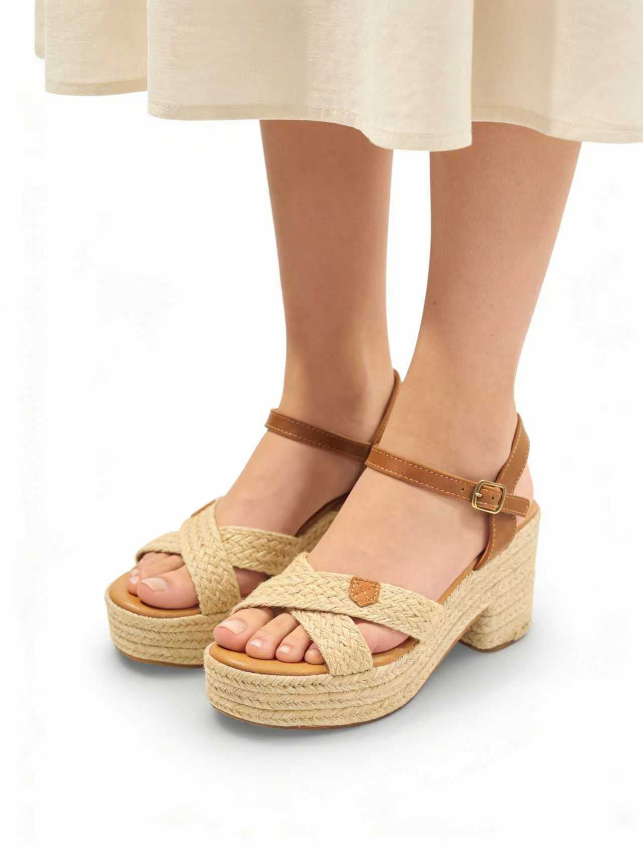 Sandalias de Cuña en Yute con Correas de Piel Sintética Marrón
