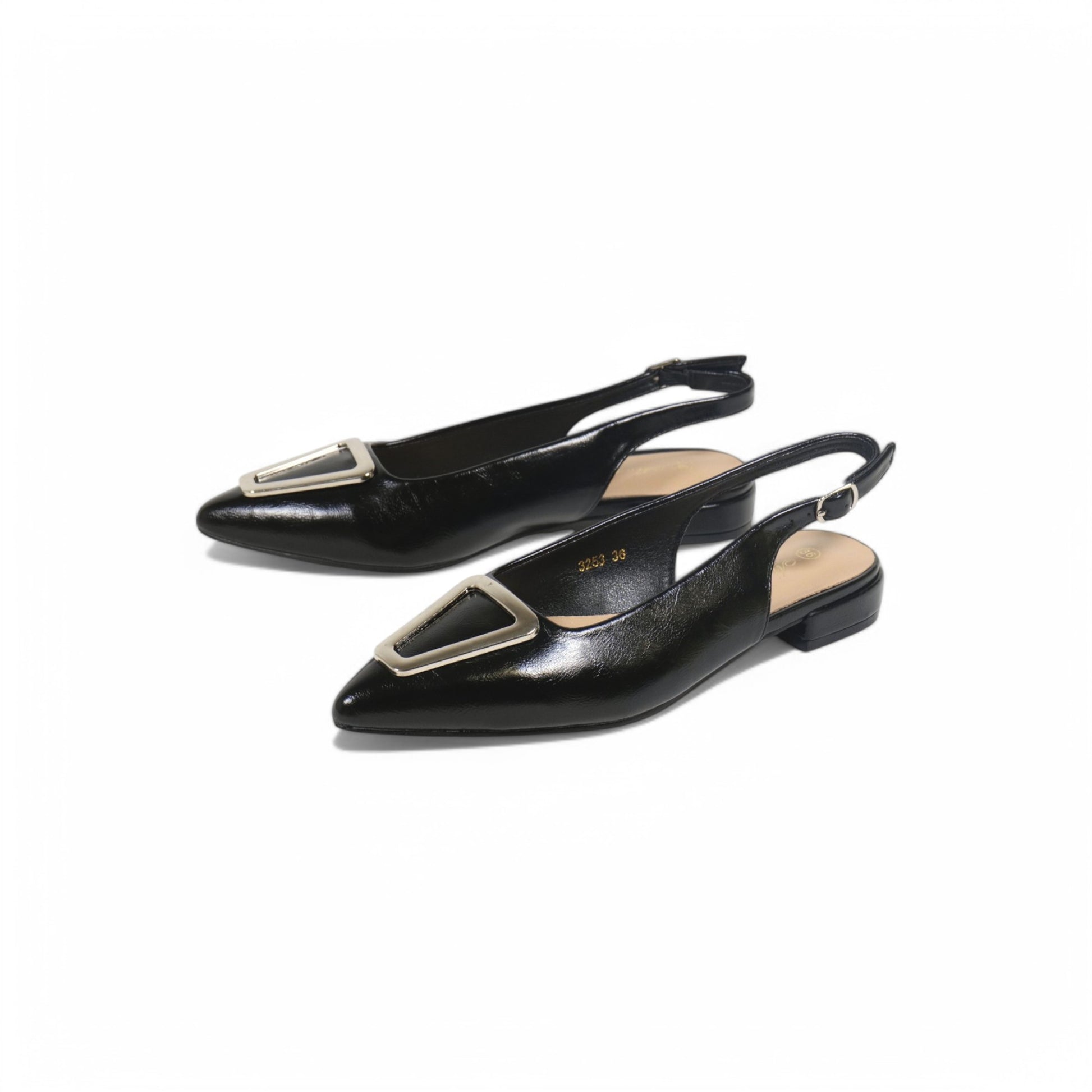 Zapatos planos destalonados con punta fina y adorno triangular