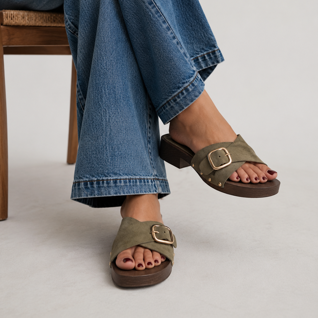Zuecos Abiertos Tacón Bajo con Hebilla , Zuecos de mujer con acabado efecto gamuza sintética y detalle de hebilla metálica, sandalias cómodas de tacón ancho bajo ideales para verano y looks casuales