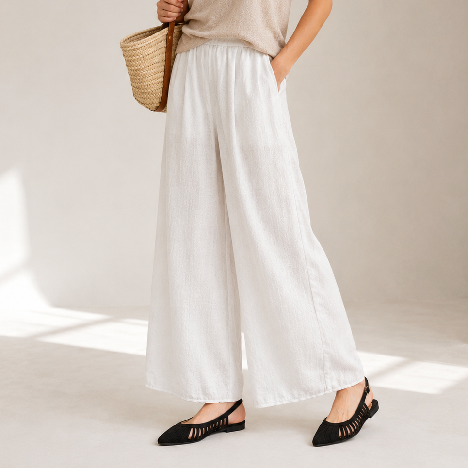 Sandalias planas tipo slingback para mujer en color camel y negro, zapatos destalonados con punta fina y diseño calado, sandalias elegantes de verano con hebilla ajustable y acabado en gamuza sintética