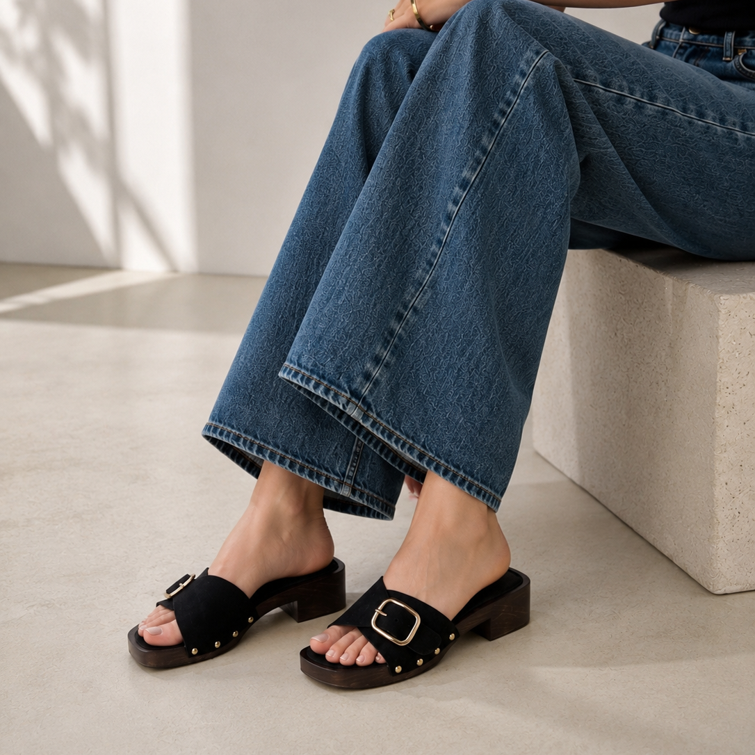 Zuecos Abiertos Tacón Bajo con Hebilla , Zuecos de mujer con acabado efecto gamuza sintética y detalle de hebilla metálica, sandalias cómodas de tacón ancho bajo ideales para verano y looks casuales