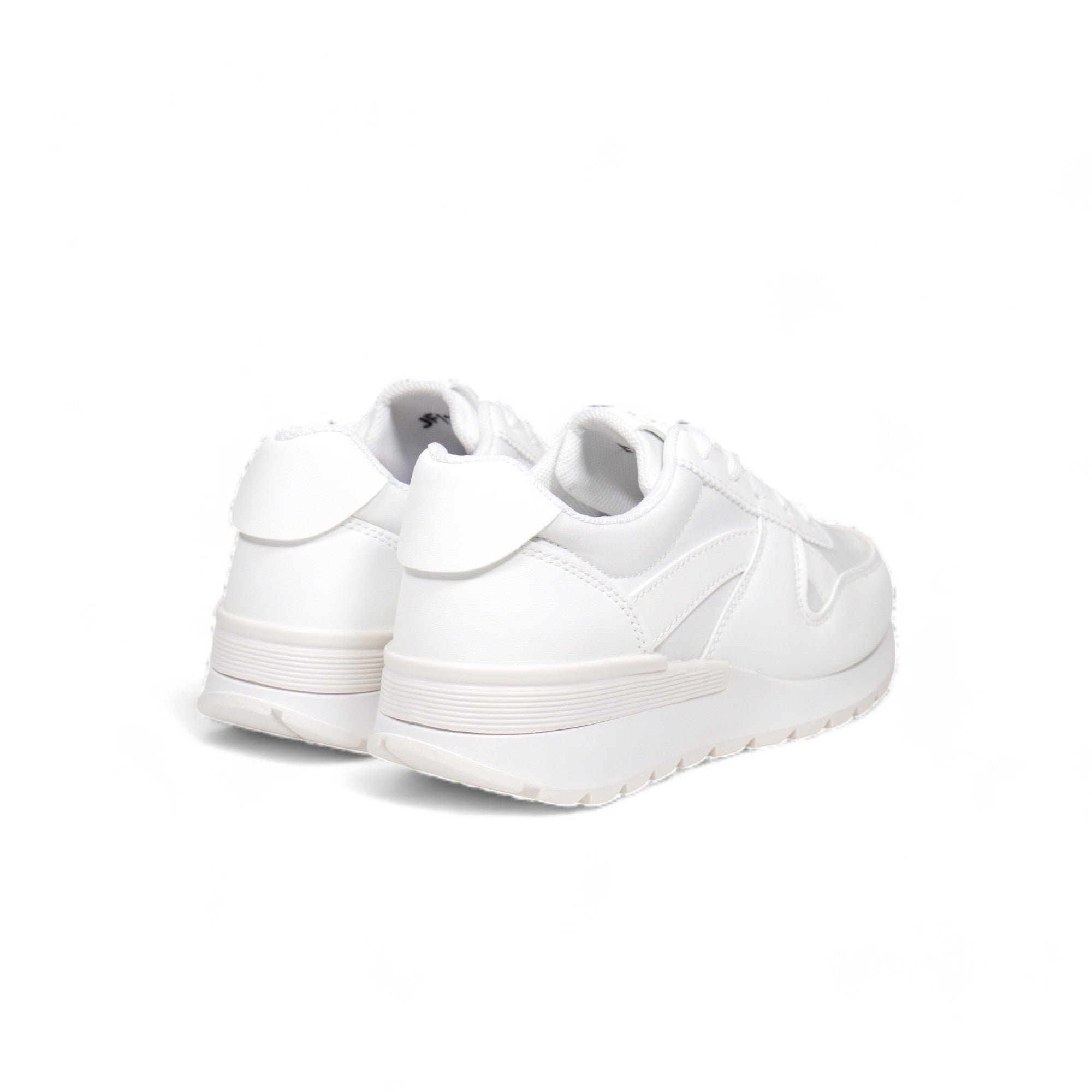 Zapatillas deportivas básicas blancas