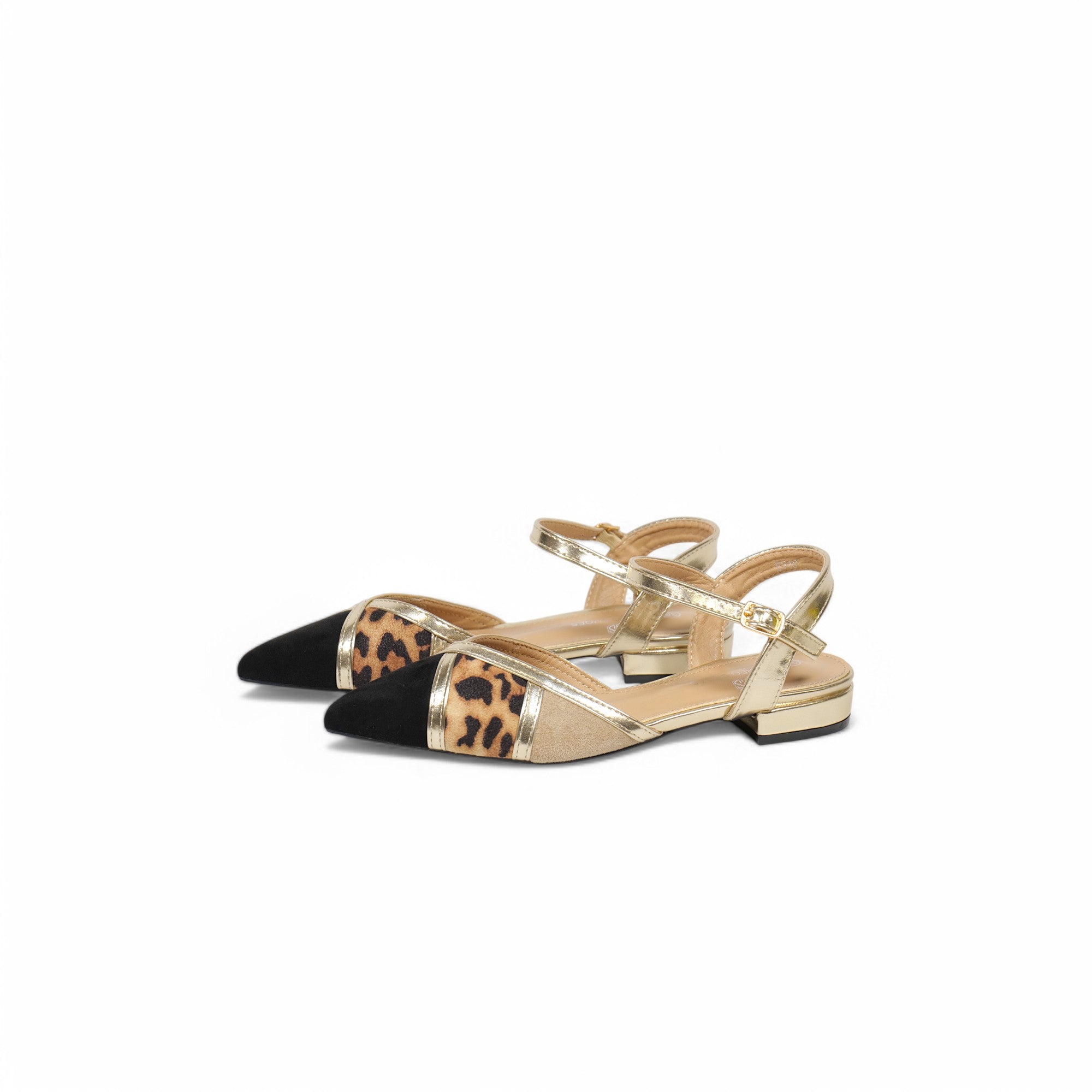 Zapatos planos destalonados para mujer con punta fina, detalles metálicos dorados y estampado animal print, diseño elegante y moderno para eventos o uso diario