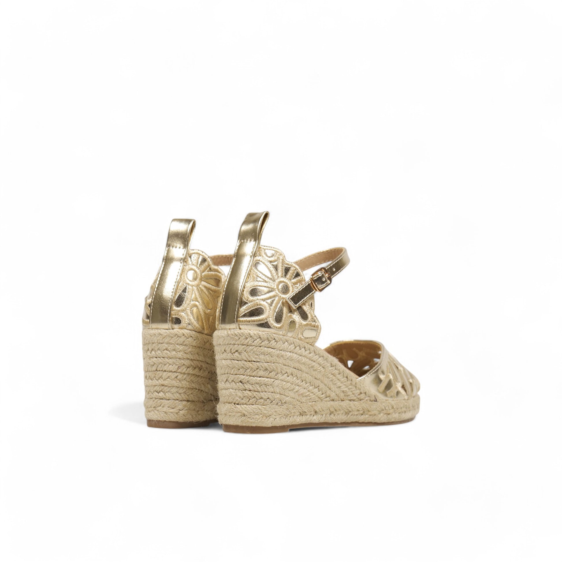 Sandalias de cuña floral calado