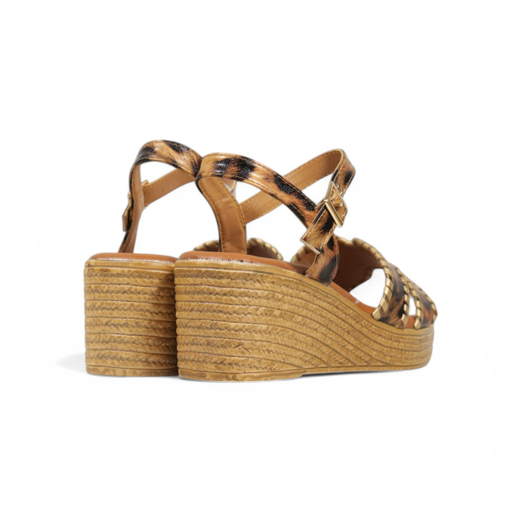Sandalias de tira con borde de tachuelas