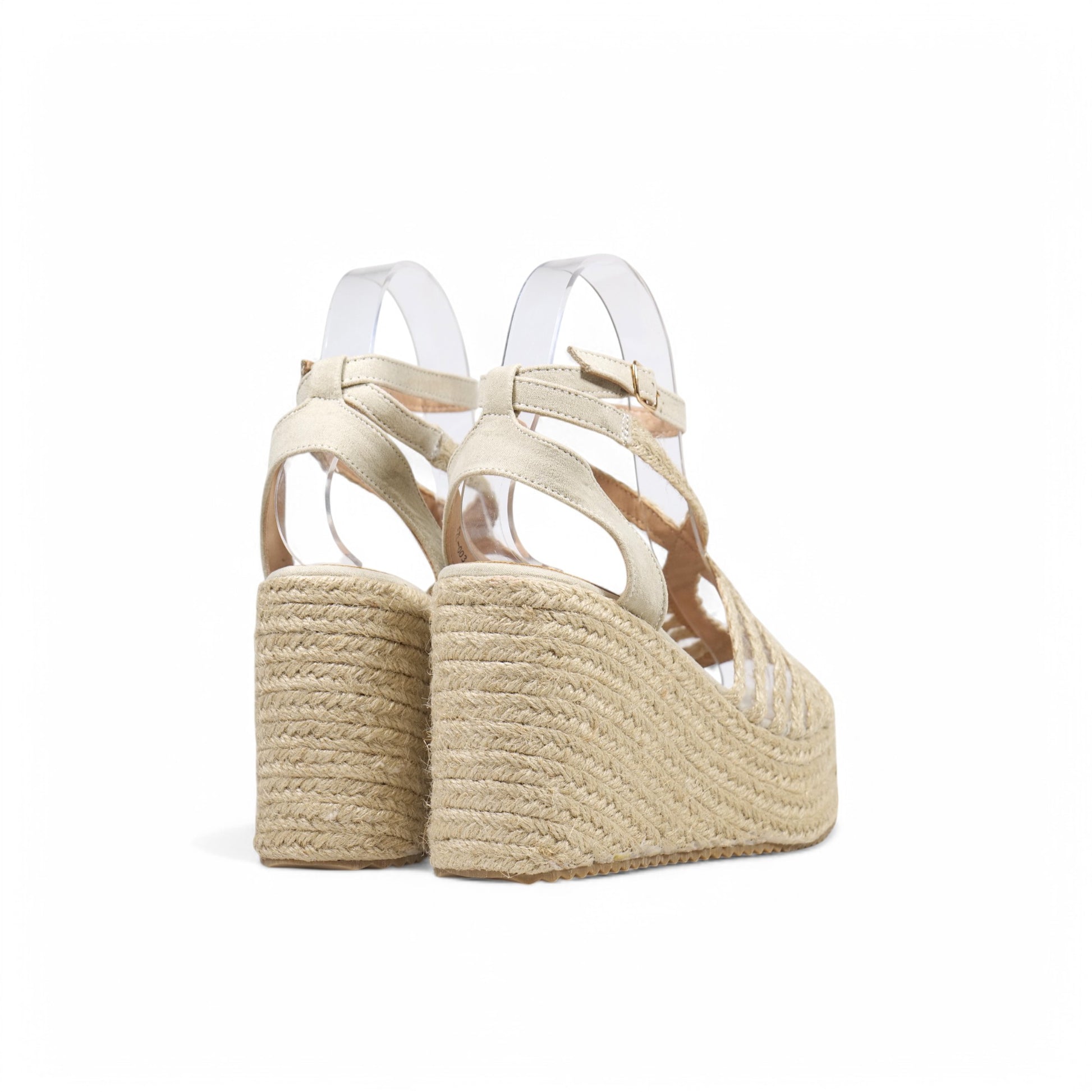 Sandalias de cuña doradas con tiras trenzadas