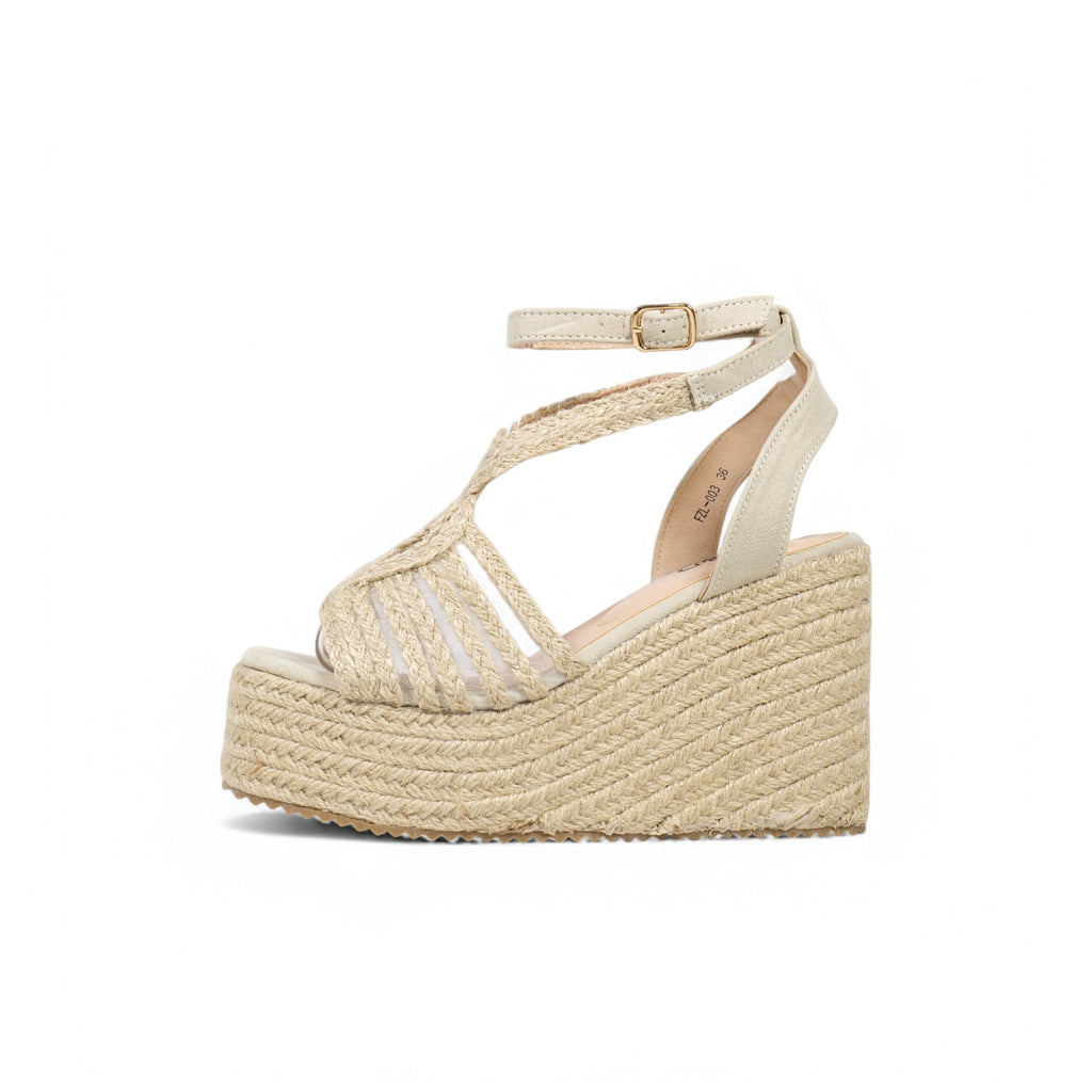 Sandalias de cuña doradas con tiras trenzadas