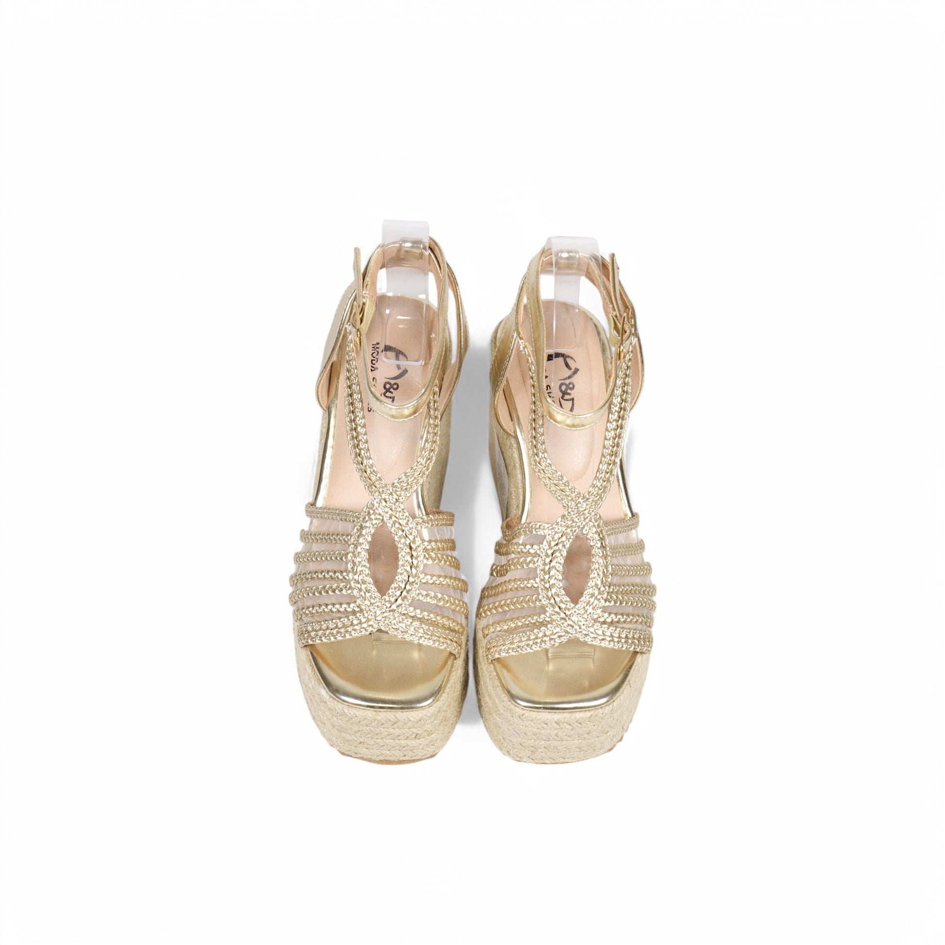 Sandalias de cuña doradas con tiras trenzadas
