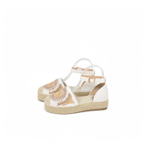 Alpargatas bordadas con plataforma y pulsera