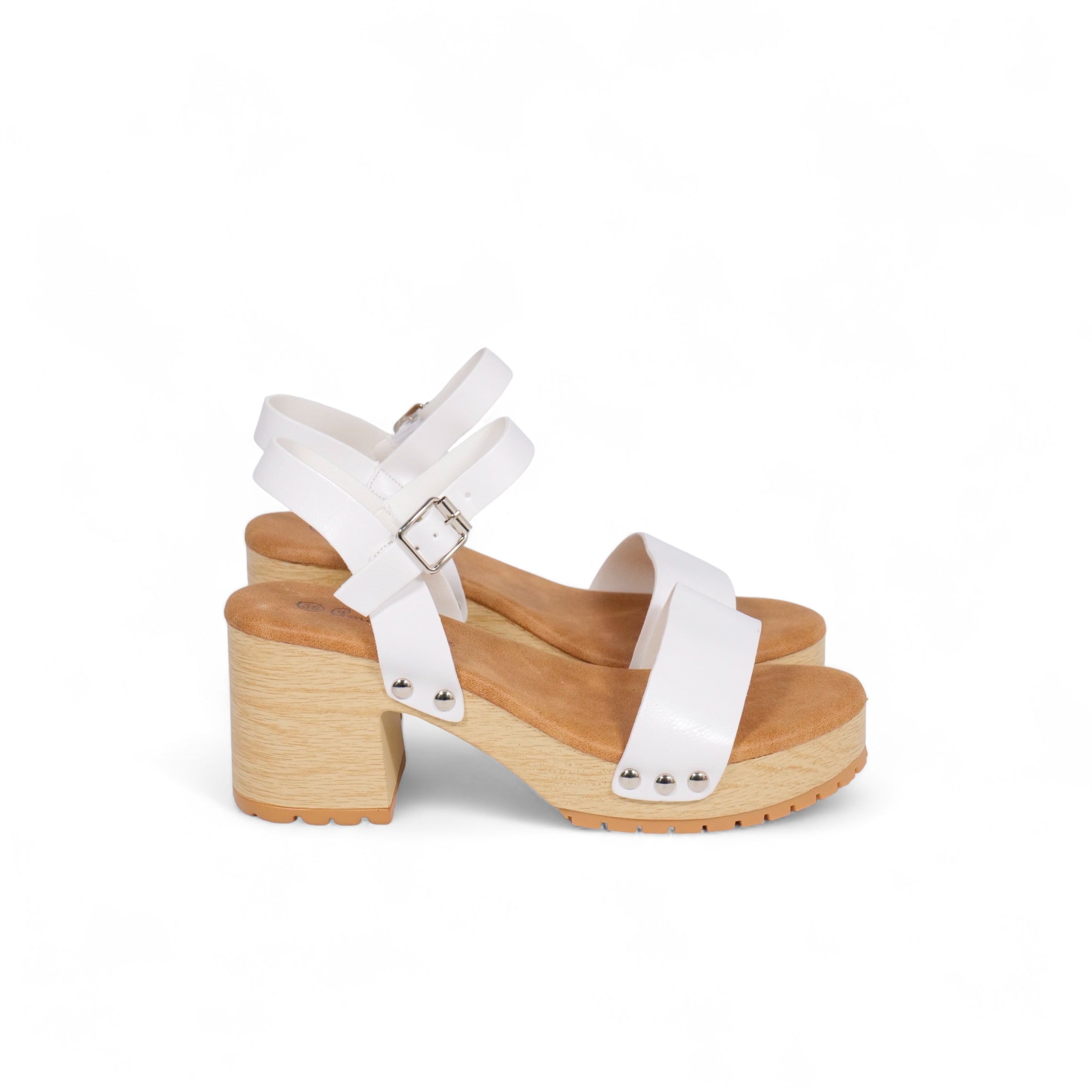 Sandalias de tacón con tachuela