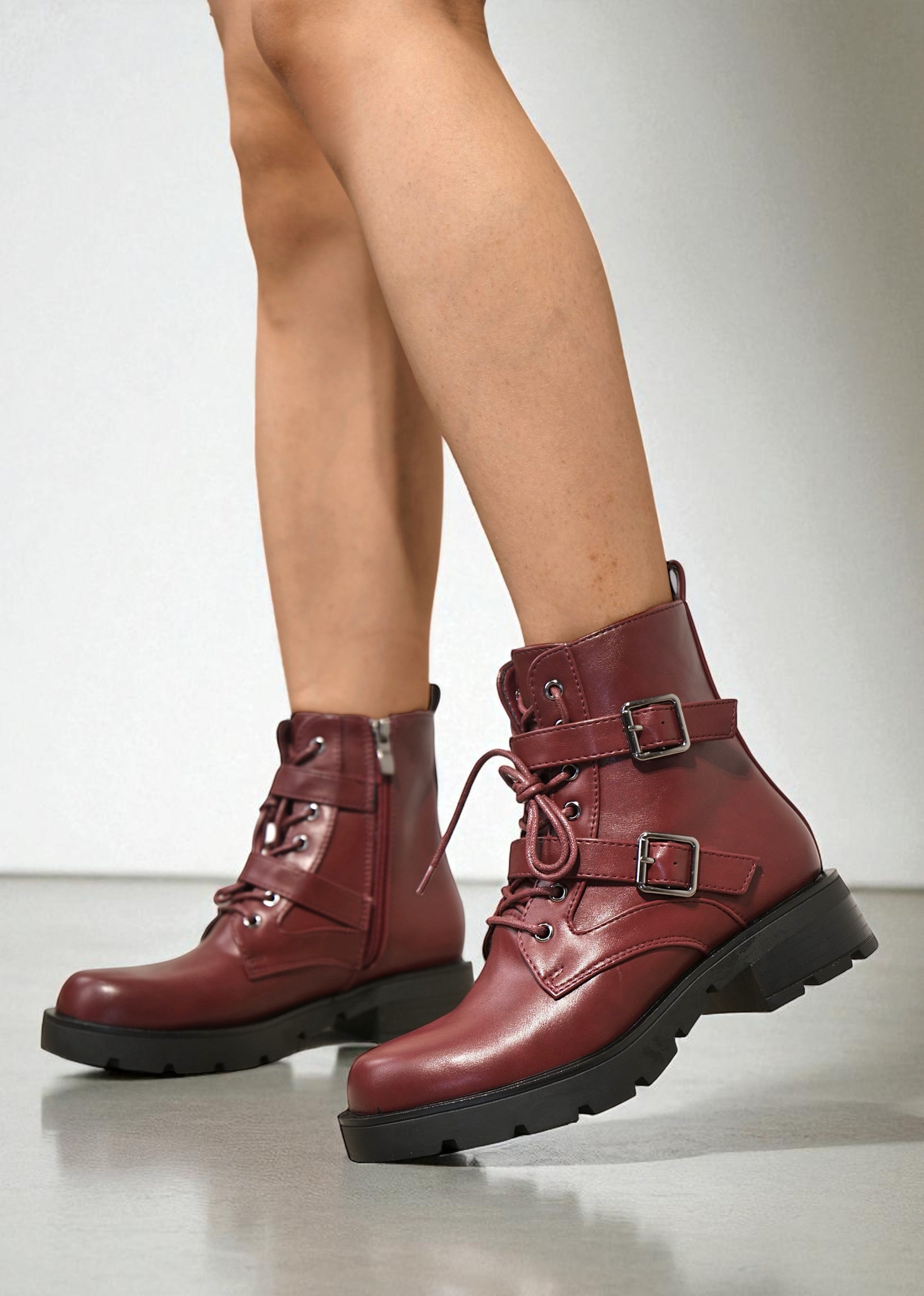 Botines de Mujer Estilo Militar con Cordones, Hebillas y Cremallera Lateral