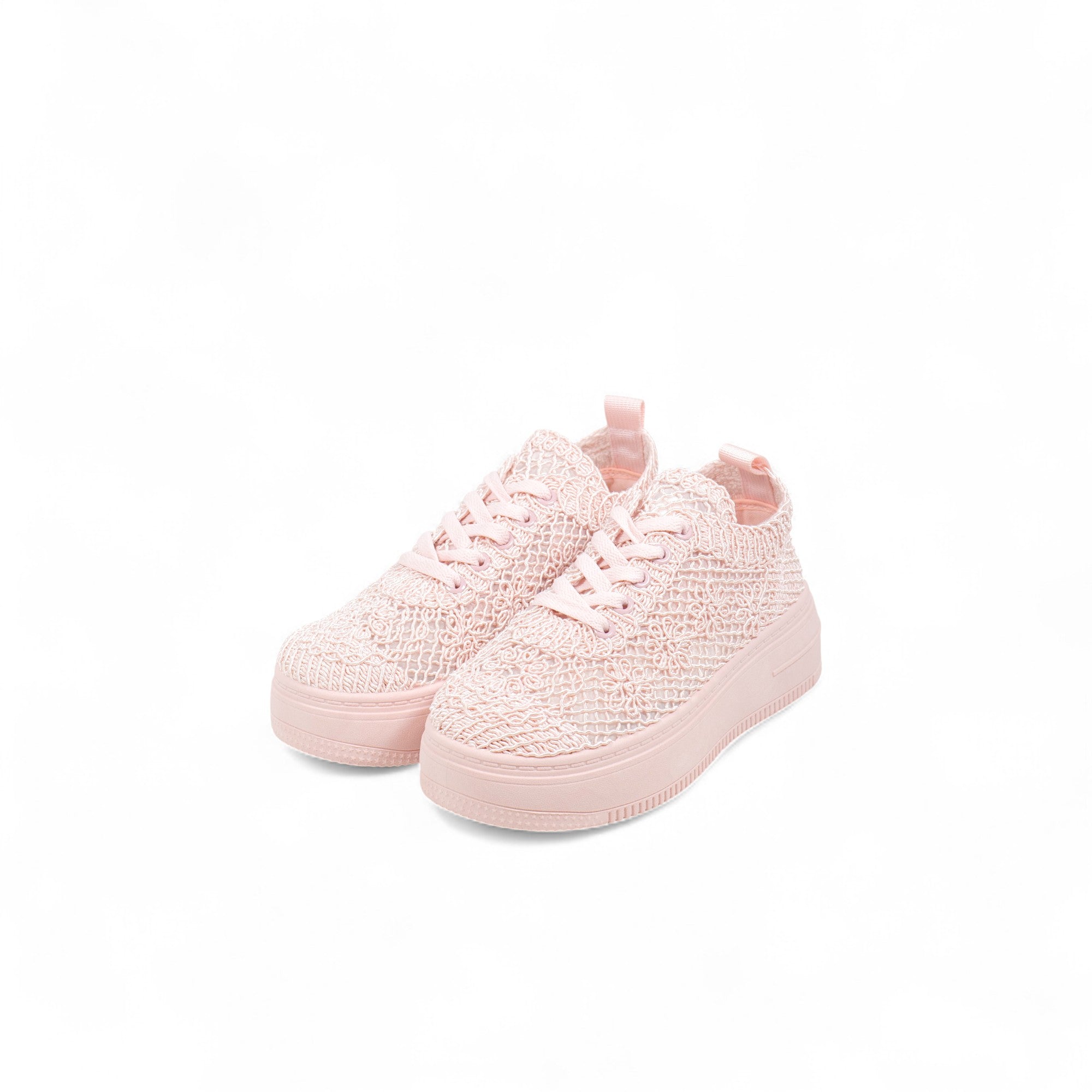 Tenis casual con encaje floral y plataforma ligera
