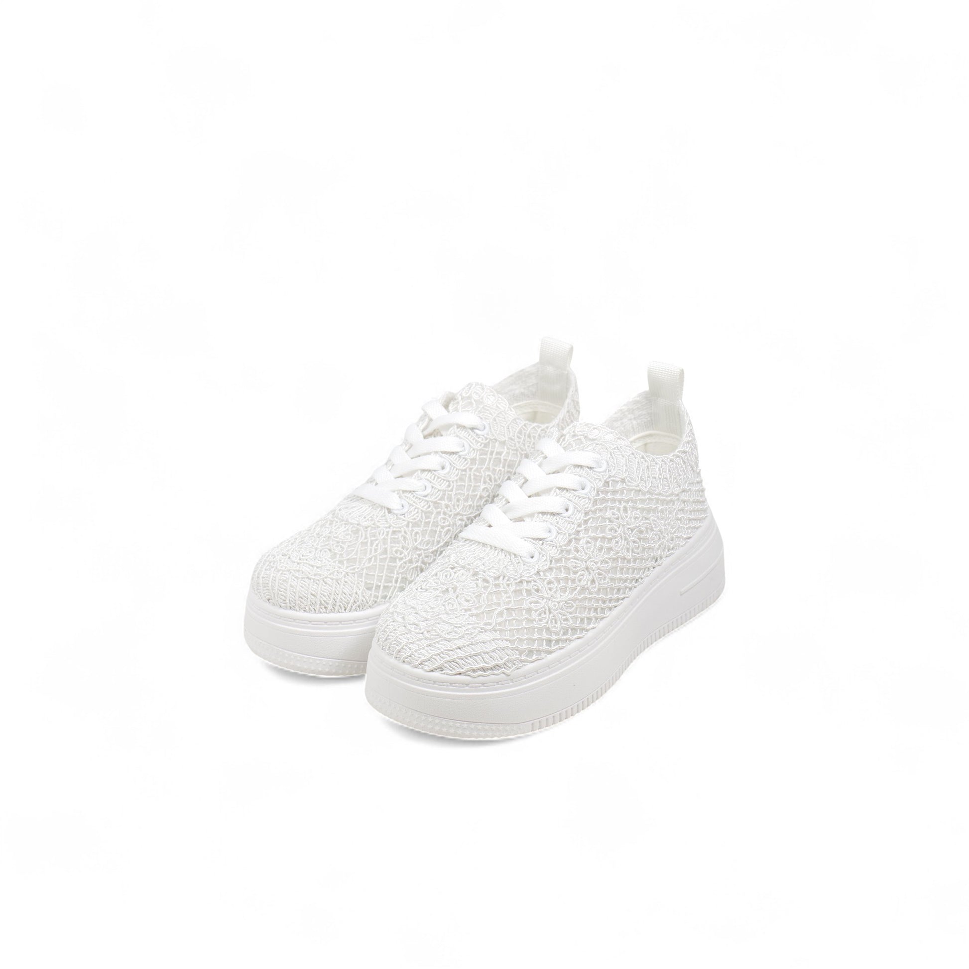 Tenis casual con encaje floral y plataforma ligera