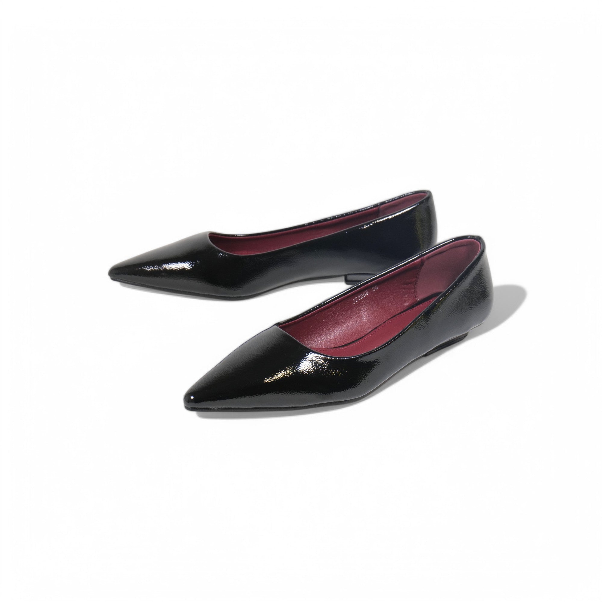 Zapatos de salón planos con punta fina efecto charol de color liso