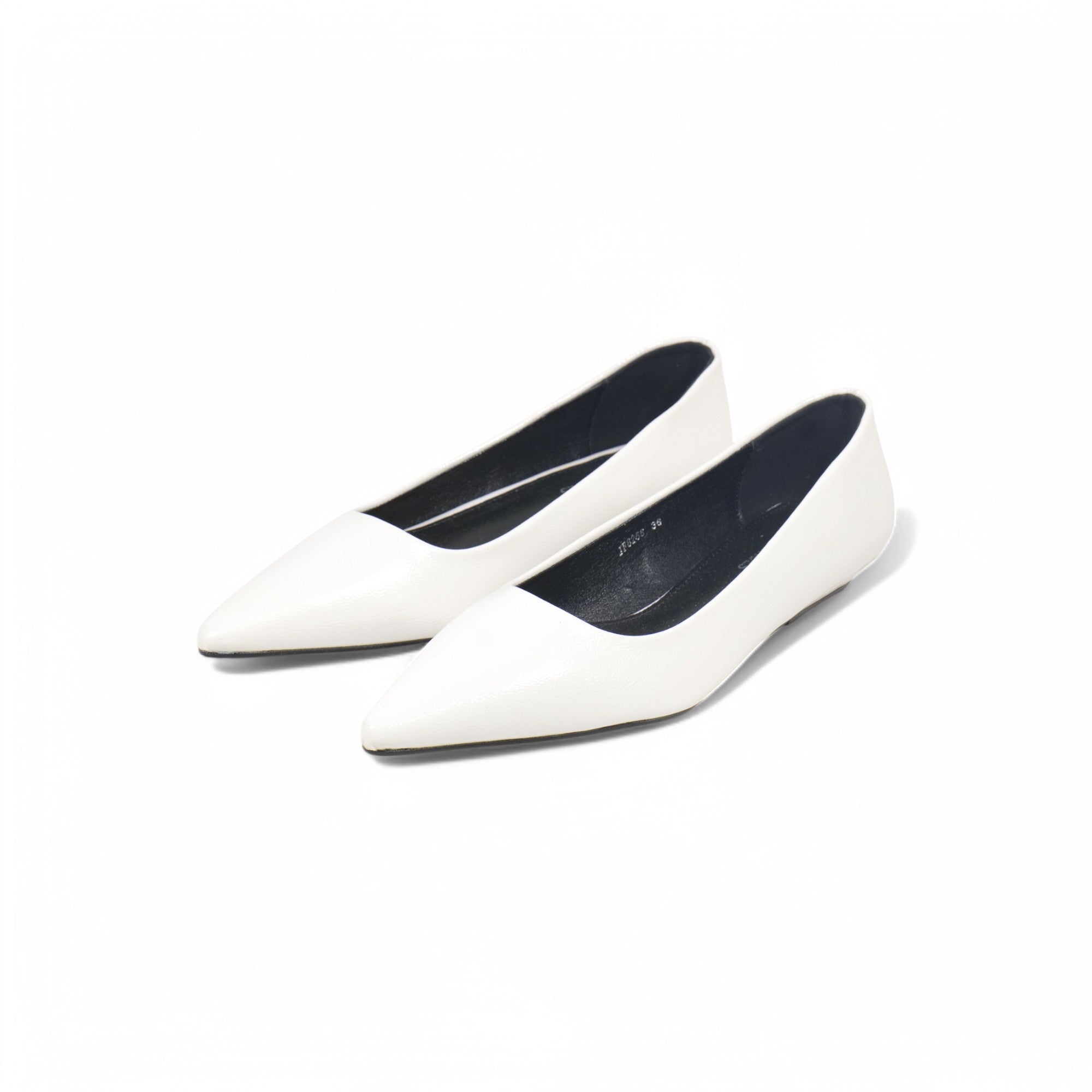 Zapatos de salón planos con punta fina efecto charol de color liso