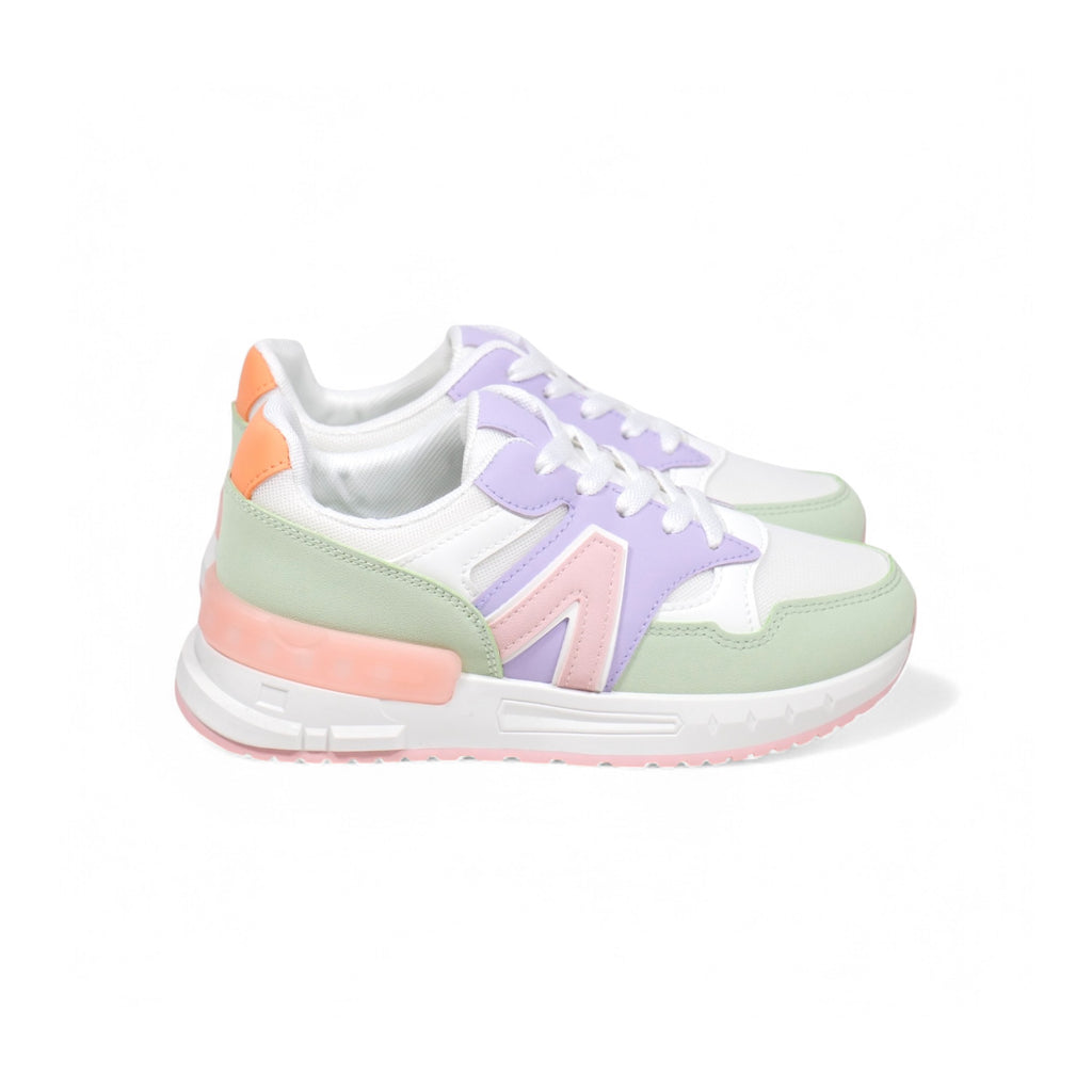 Sneakers  color chicle y blanco