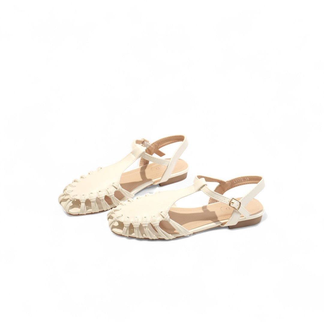 Sandalias Cerradas con Correa y Detalle Trenzado
