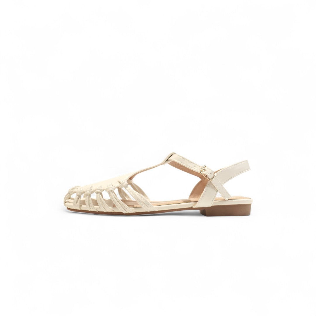 Sandalias Cerradas con Correa y Detalle Trenzado
