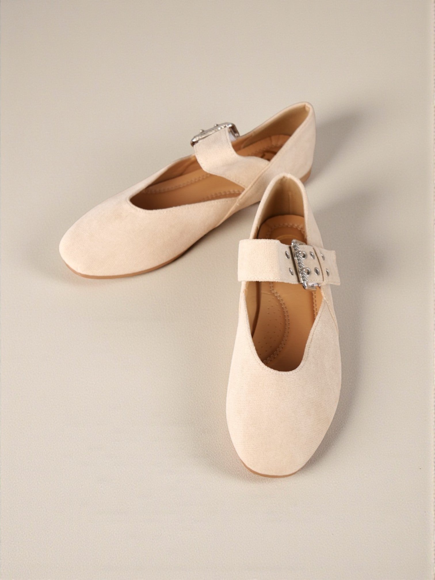 Bailarinas planas mujer de gamuza sintética con tira ajustable y hebilla metálica decorativa, zapatos tipo Mary Jane cómodos para diario, oficina y looks casuales elegantes