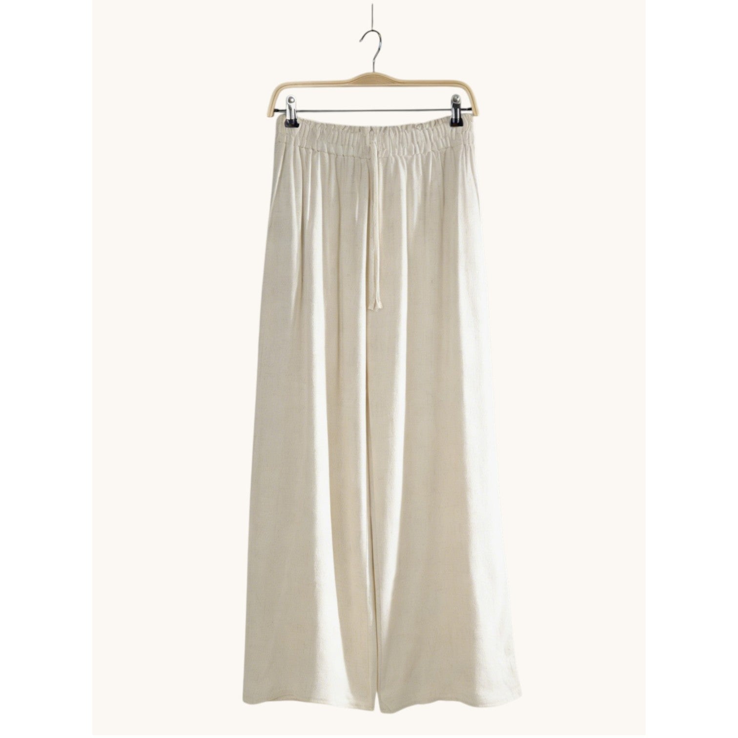 Pantalón mujer lino beige cintura elástica con cordón tiro alto corte ancho fluido, pantalón casual verano holgado cómodo estilo minimalista classy outfit mujer moda femenina