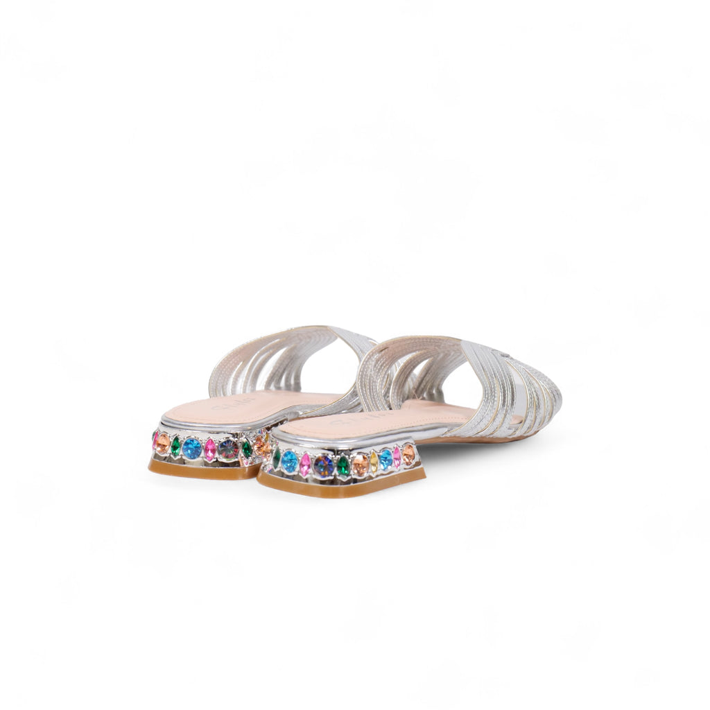 Chanclas cubiertas de tira - tacón de pedrería