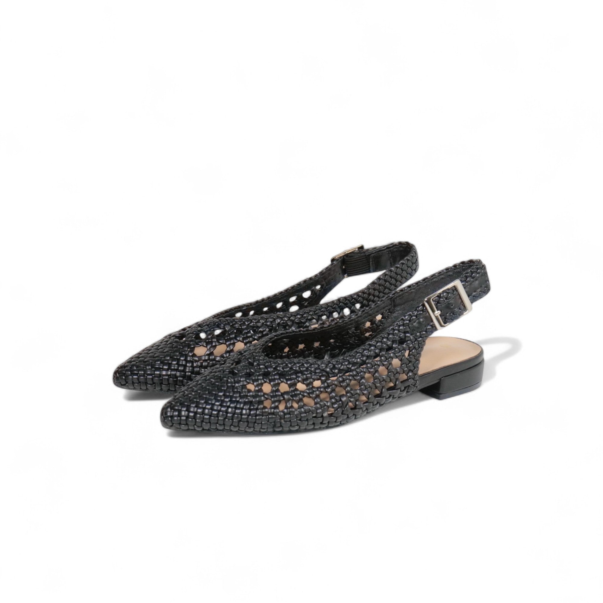Zapatos slingback planos para mujer con punta fina, diseño trenzado calado en cuero sintético metalizado, sandalias cerradas elegantes con talón abierto y pulsera ajustable para fiesta, eventos y looks de verano