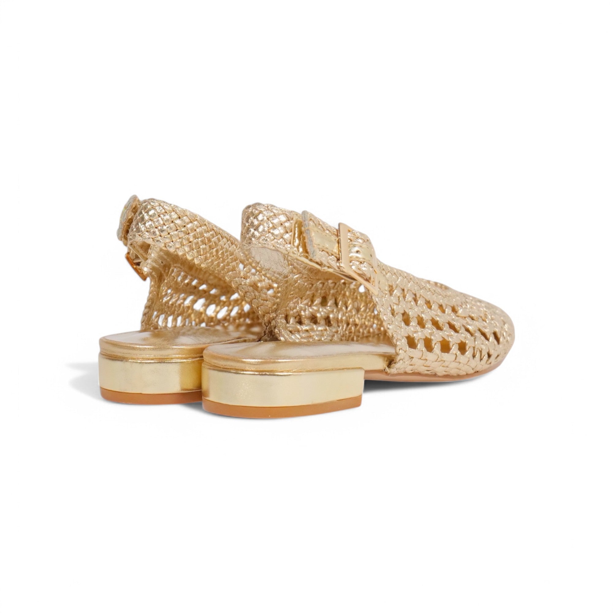 Zapatos slingback planos para mujer con punta fina, diseño trenzado calado en cuero sintético metalizado, sandalias cerradas elegantes con talón abierto y pulsera ajustable para fiesta, eventos y looks de verano