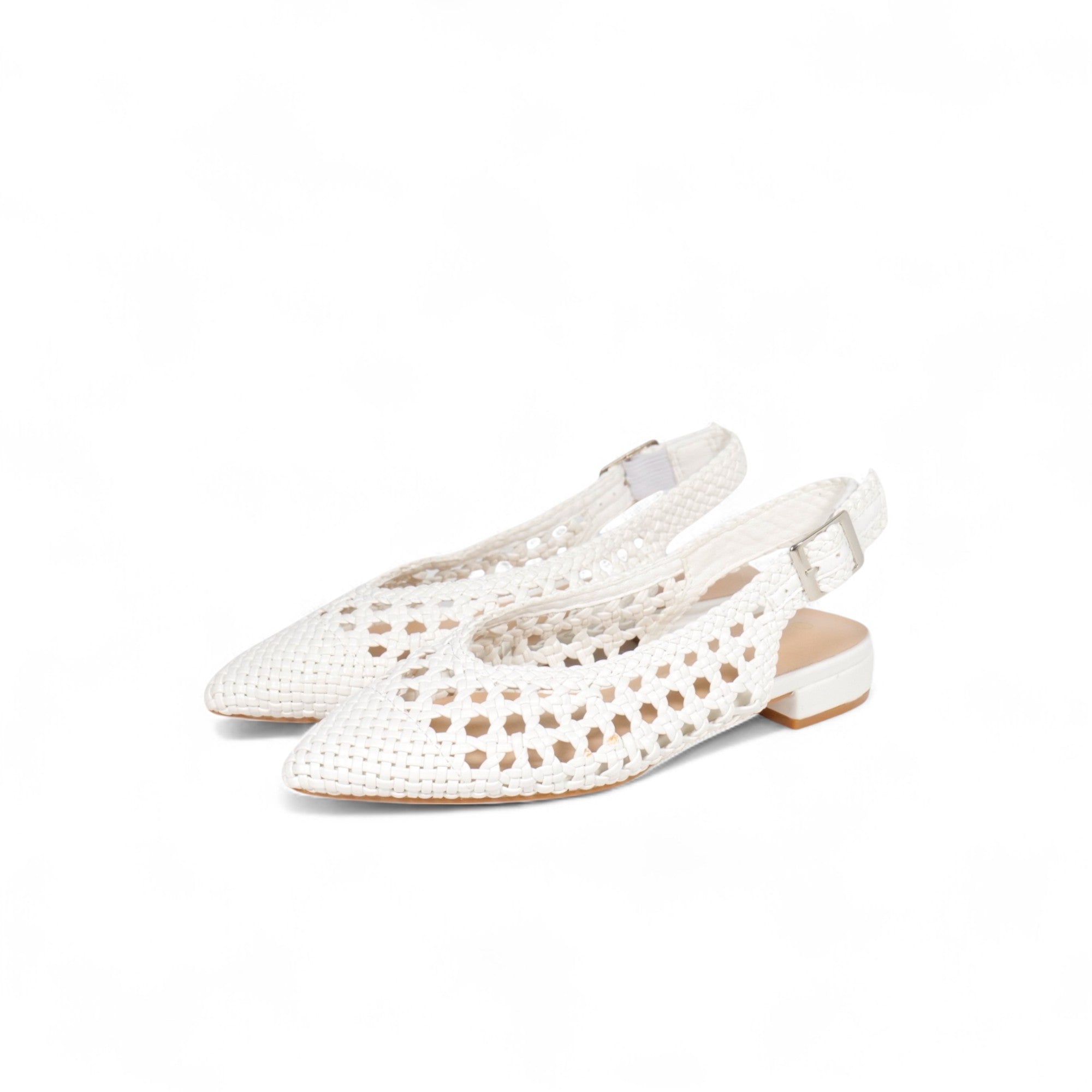 Zapatos slingback planos para mujer con punta fina, diseño trenzado calado en cuero sintético metalizado, sandalias cerradas elegantes con talón abierto y pulsera ajustable para fiesta, eventos y looks de verano