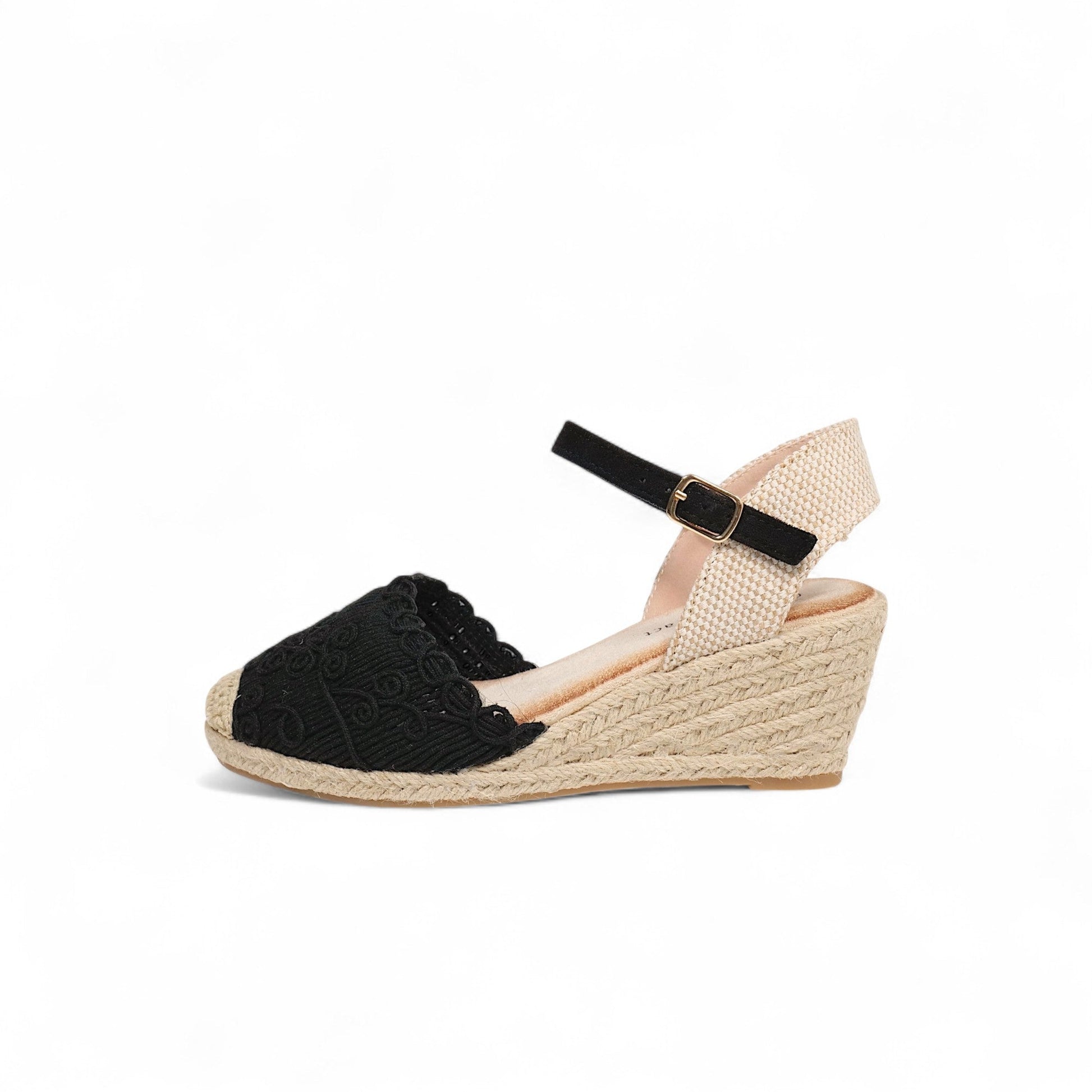 Sandalias de cuña con bordado artesanal y correa metálica