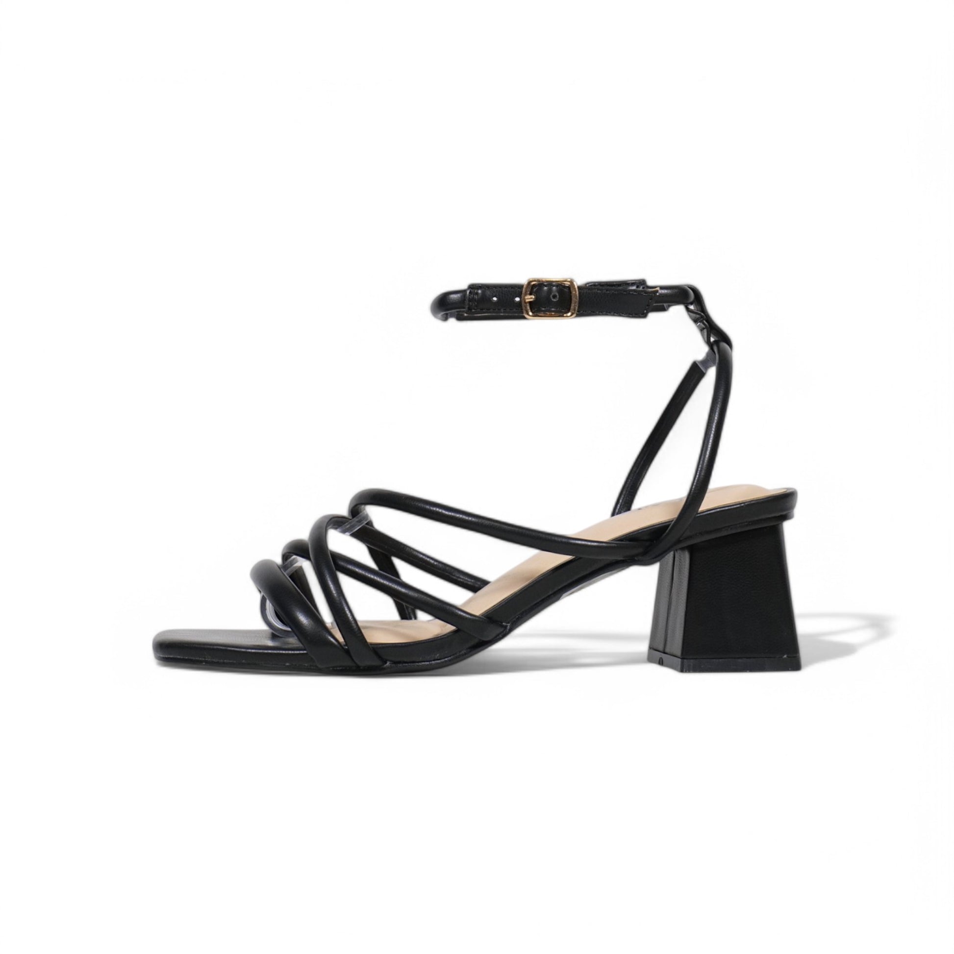 Sandalias de tacón bajo y cuadrado cubiertas de tiras finas metalizadas