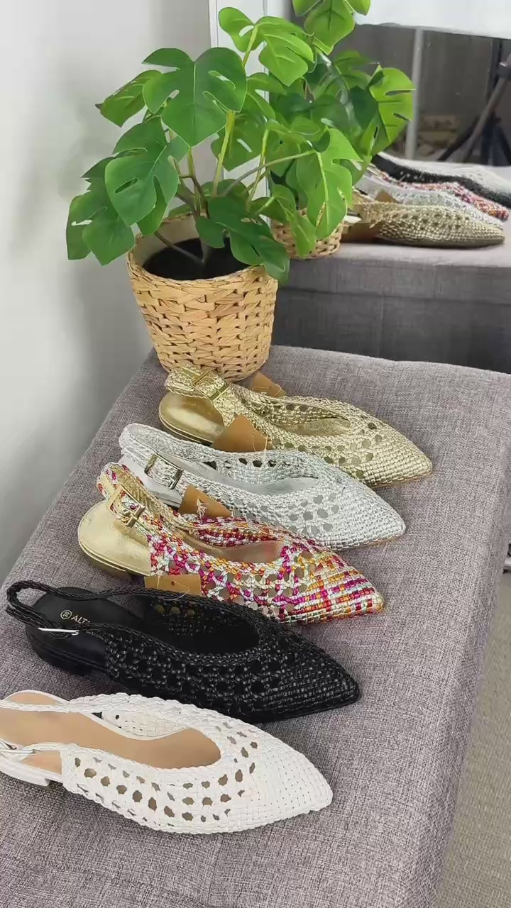 Zapatos slingback planos para mujer con punta fina, diseño trenzado calado en cuero sintético metalizado, sandalias cerradas elegantes con talón abierto y pulsera ajustable para fiesta, eventos y looks de verano
